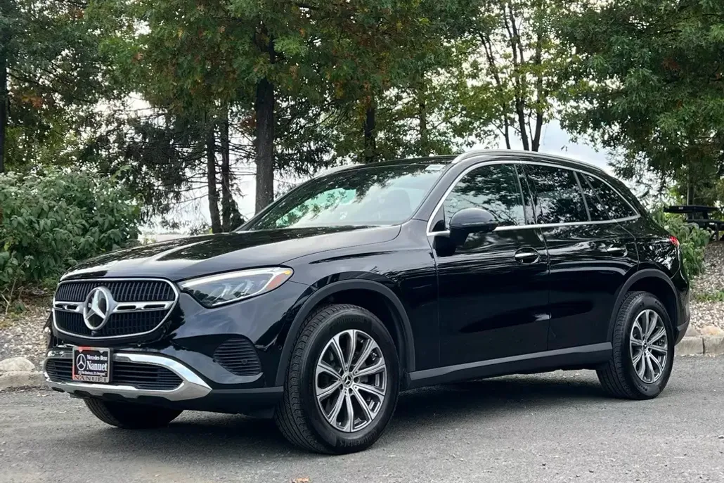 2024 Mercedes Benz GLC 300 4MATIC photo 1
