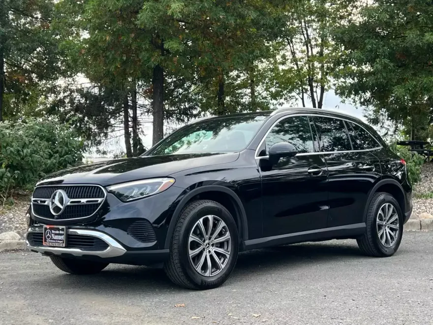 2024 Mercedes Benz GLC 300 4MATIC photo 1