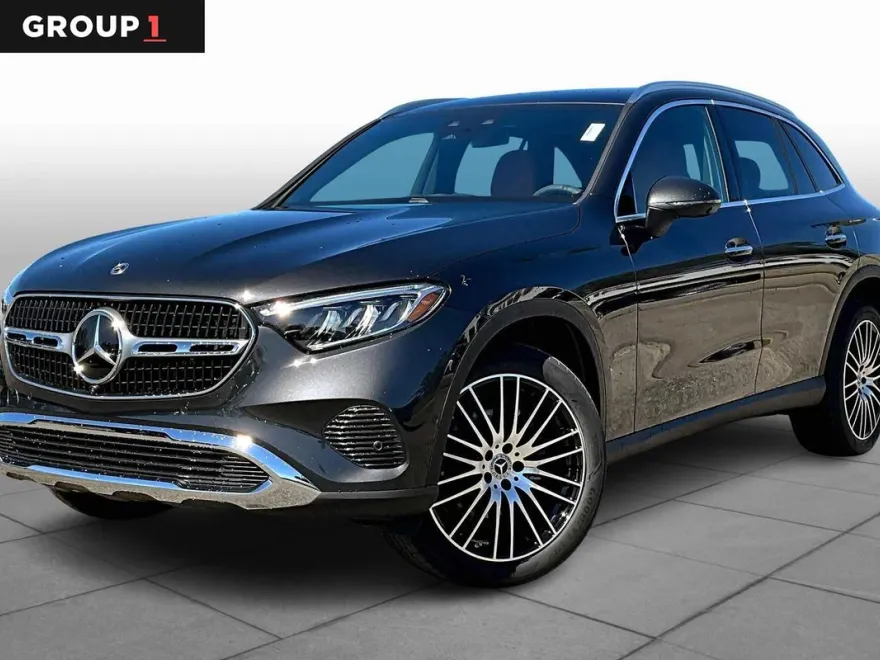 2025 Mercedes Benz GLC 300 photo 1