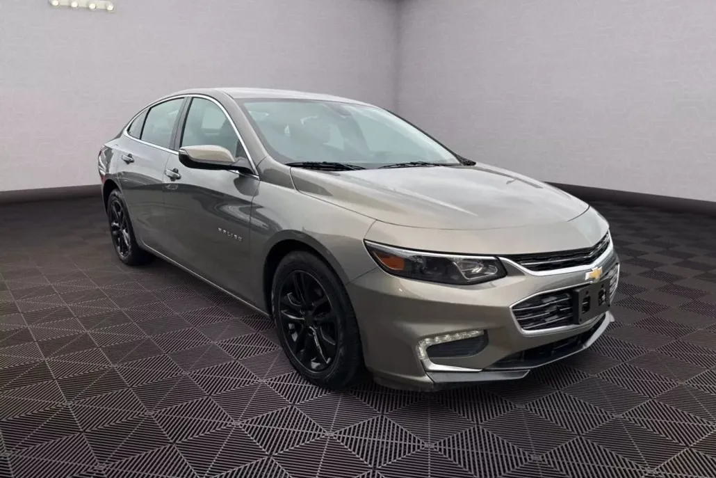 2018 Chevrolet Malibu 1LT photo 1