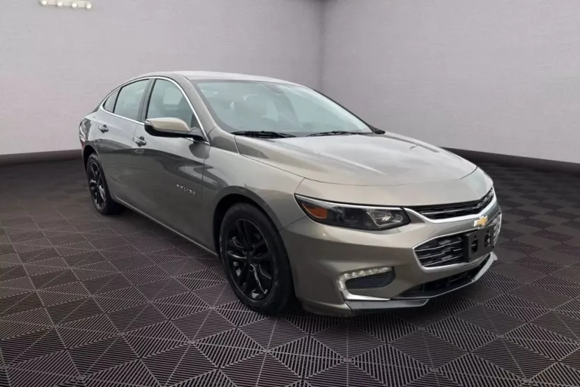 2018 Chevrolet Malibu 1LT photo 1