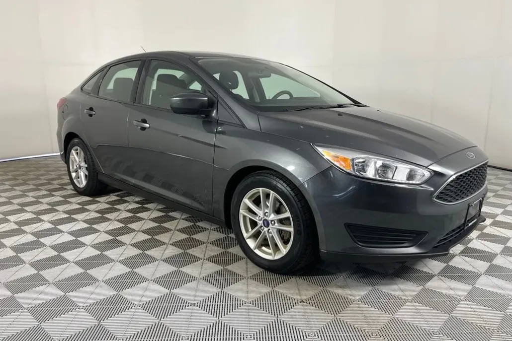 2018 Ford Focus SE photo 1