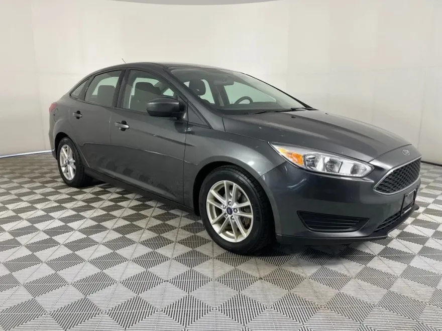 2018 Ford Focus SE photo 1