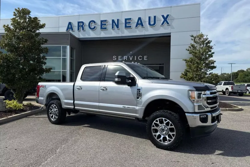 2022 Ford F-250 Lariat photo 1