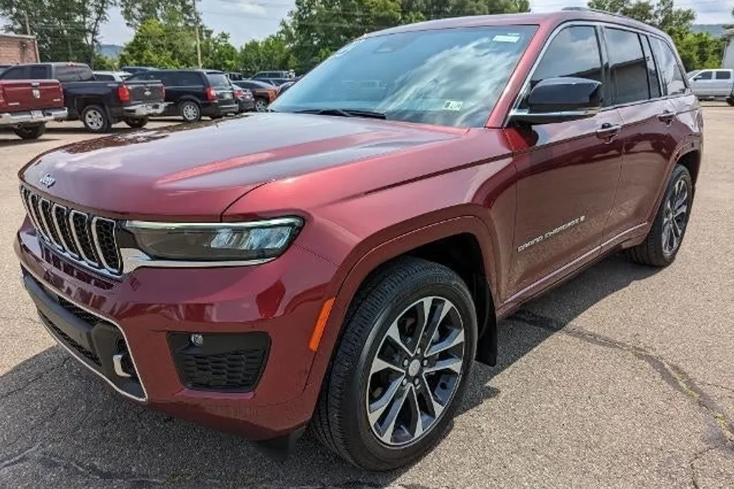 2022 Jeep Grand Cherokee Overland photo 1