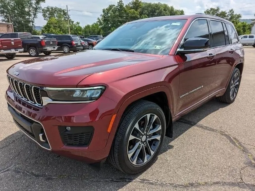 2022 Jeep Grand Cherokee Overland photo 1