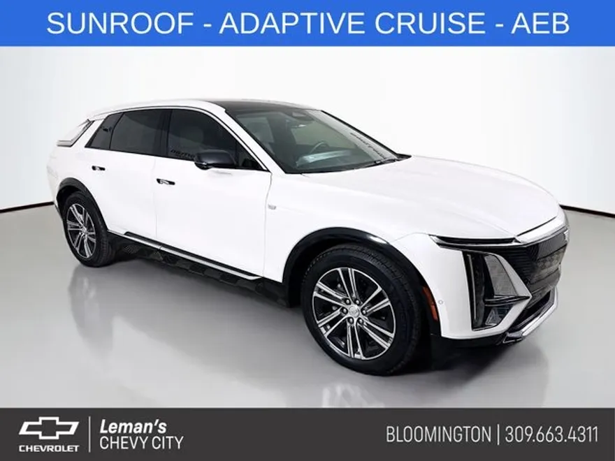 2024 Cadillac Lyriq Luxury photo 1
