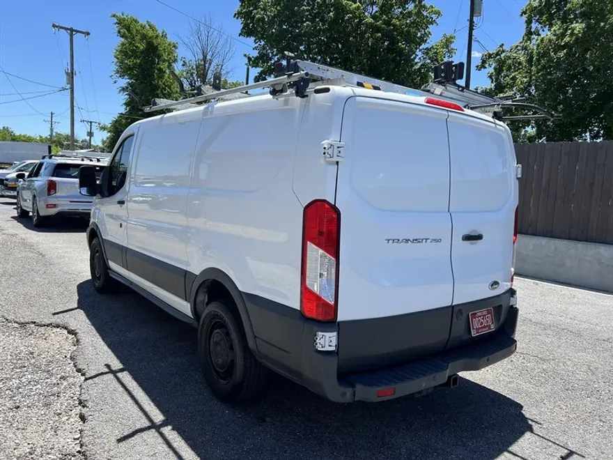 2017 Ford Transit Van photo 1