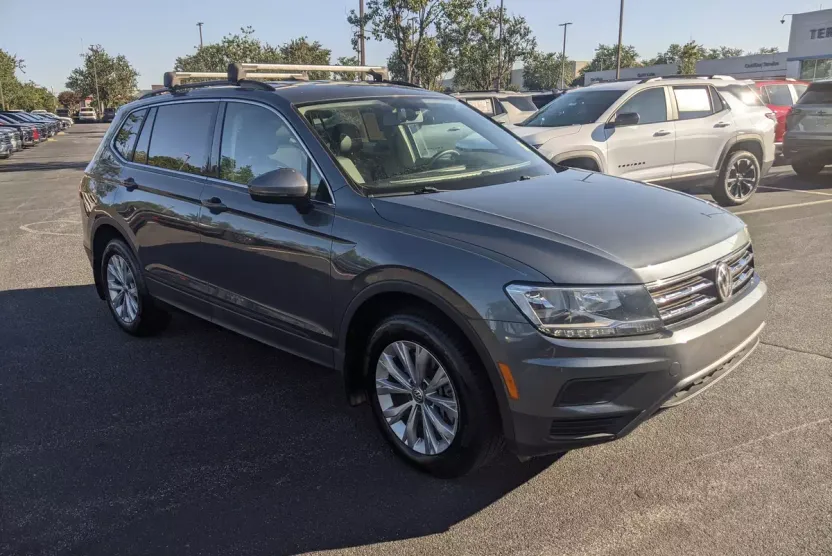 2019 Volkswagen Tiguan SE photo 1