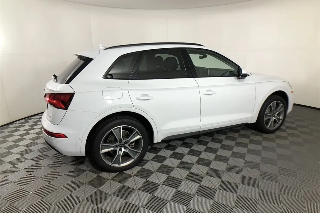 2019 Audi Q5 2.0T Prestige Premium photo 1