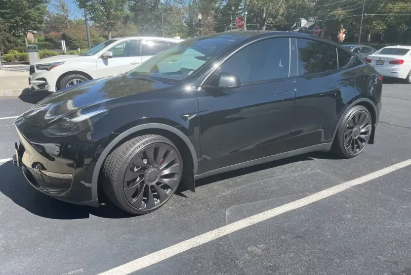 2023 Tesla Model Y Performance photo 1
