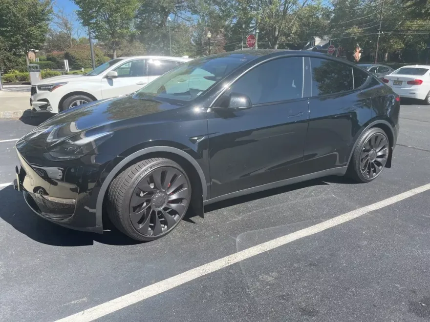 2023 Tesla Model Y Performance photo 1