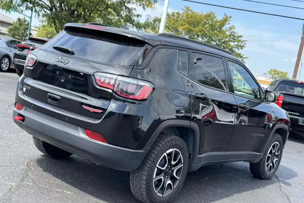 2024 Jeep Compass Trailhawk photo 1