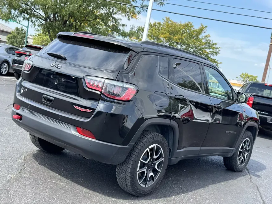 2024 Jeep Compass Trailhawk photo 1