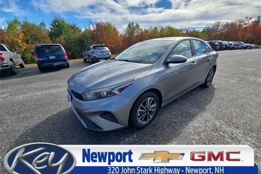 2024 Kia Forte LXS photo 1