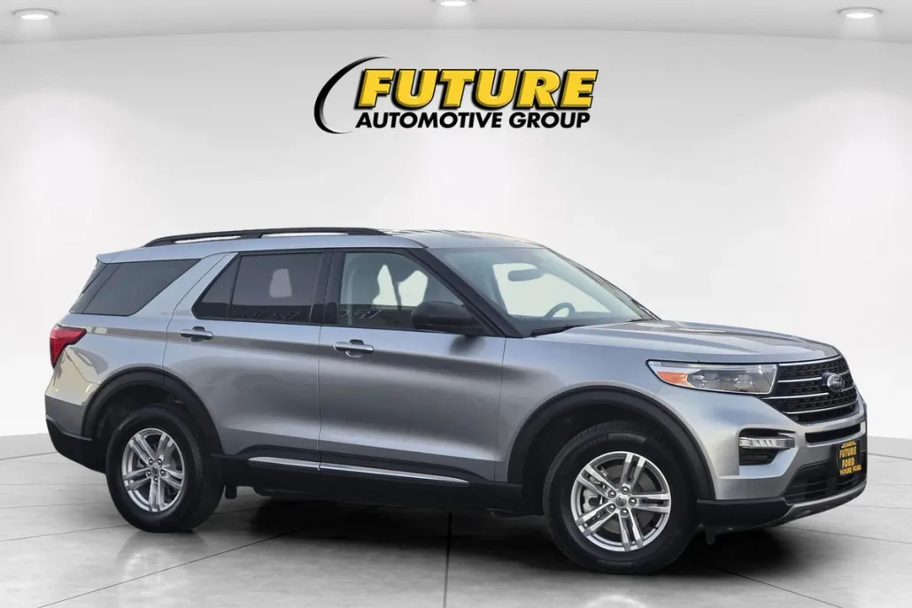 2020 Ford Explorer XLT photo 1