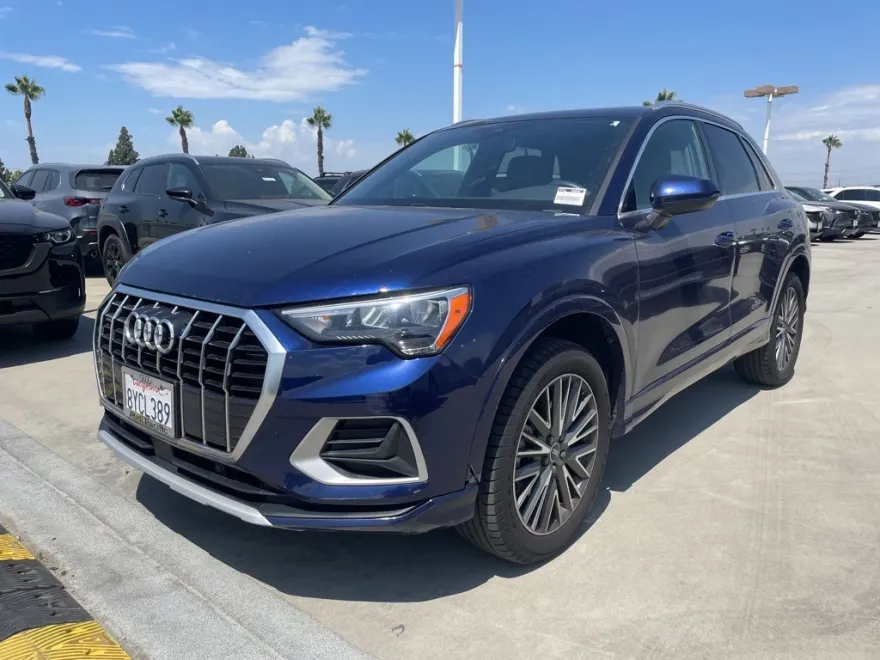 2022 Audi Q3 Premium photo 1
