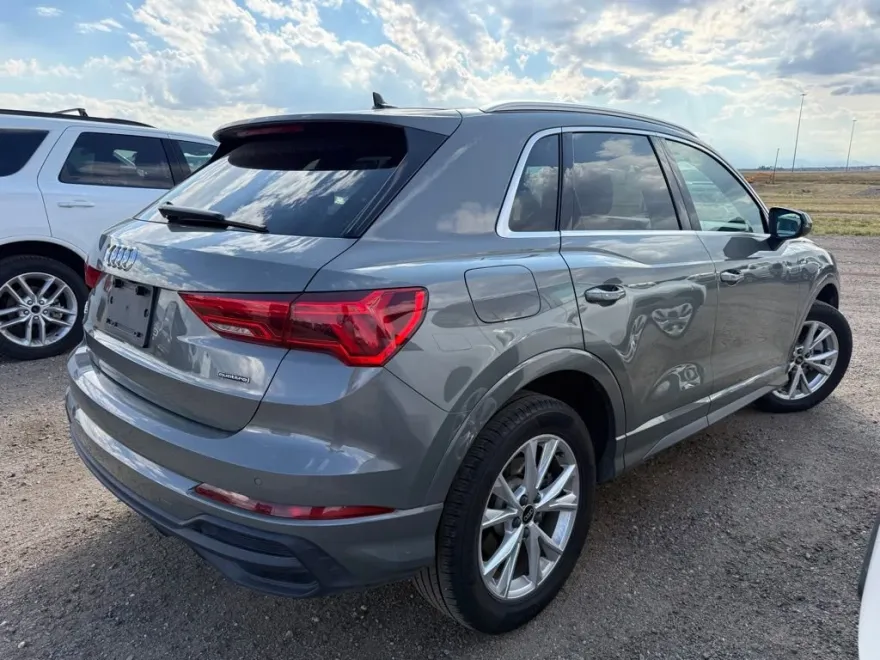 2023 Audi Q3 45 TFSI S line Premium photo 1