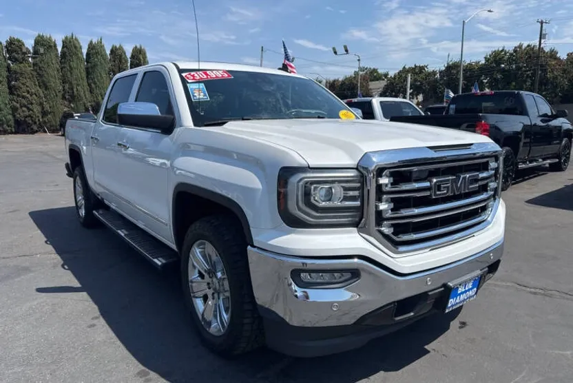 2017 Gmc Sierra 1500 SLT photo 1