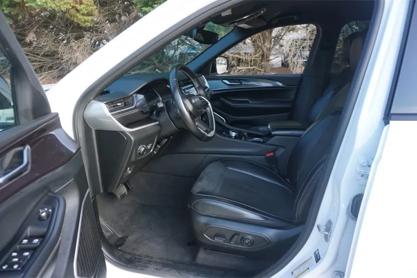 2022 Jeep Grand Cherokee Altitude photo 1