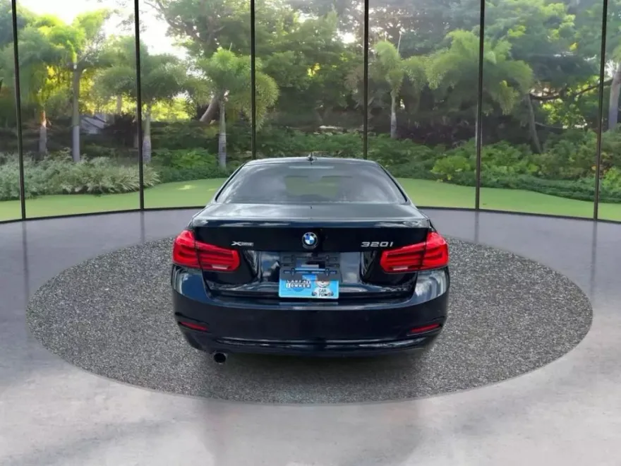 2017 Bmw 320i 320i xDrive SA photo 1