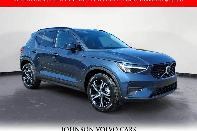 2026 Volvo XC40 Core AWD photo 1