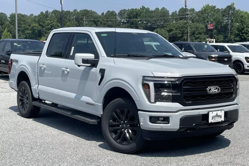 2025 Ford F-150 Lariat photo 1