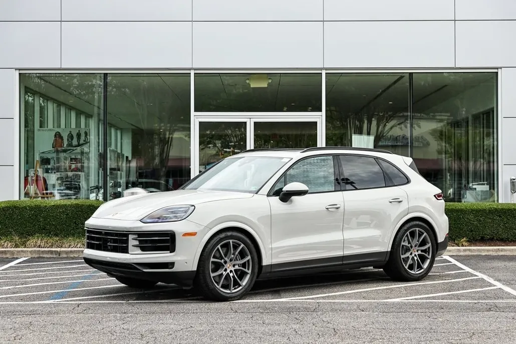 2026 Porsche Cayenne photo 1