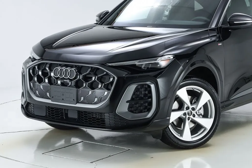 2025 Audi Q5 2.0T Premium Plus photo 1