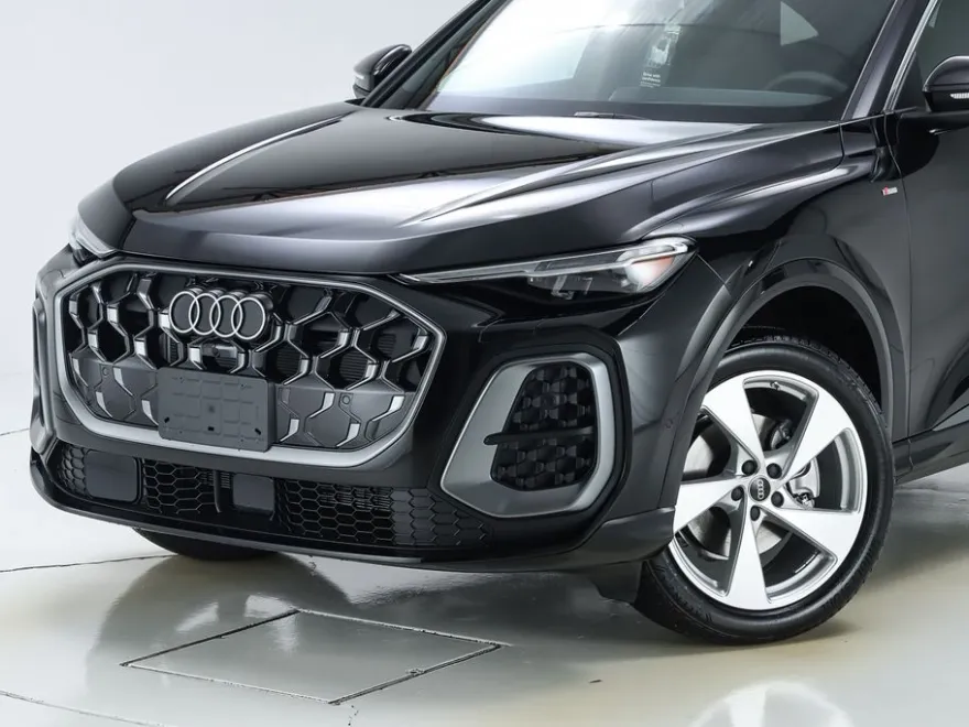 2025 Audi Q5 2.0T Premium Plus photo 1