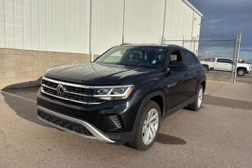 2023 Volkswagen Atlas Cross Sport V6 SE Technology photo 1