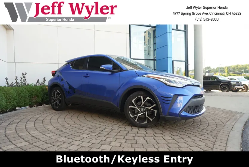 2020 Toyota C-HR XLE photo 1
