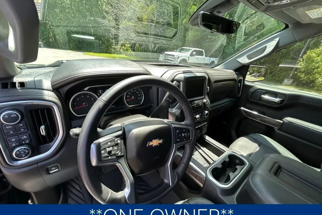 2022 Chevrolet Silverado 1500 LTZ photo 1