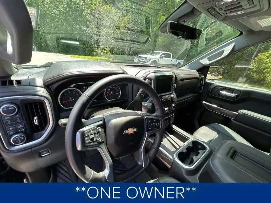 2022 Chevrolet Silverado 1500 LTZ photo 1