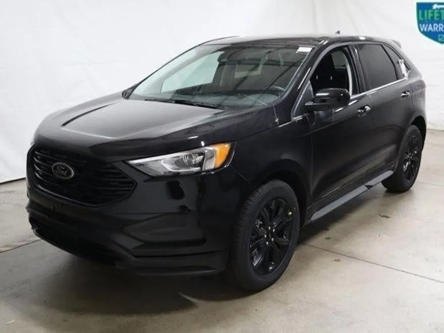 2024 Ford Edge SE photo 1