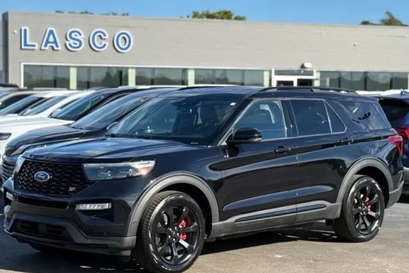 2020 Ford Explorer ST photo 1