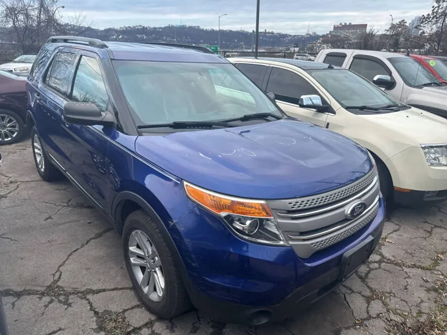 2015 Ford Explorer Base photo 1