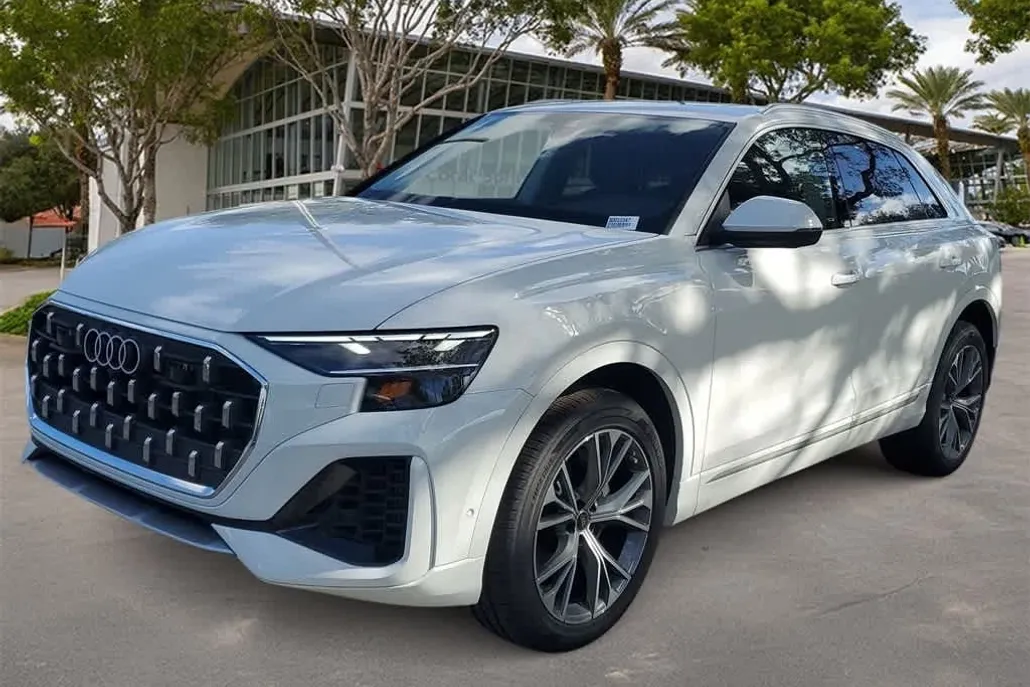 2025 Audi Q8 55 Premium photo 1