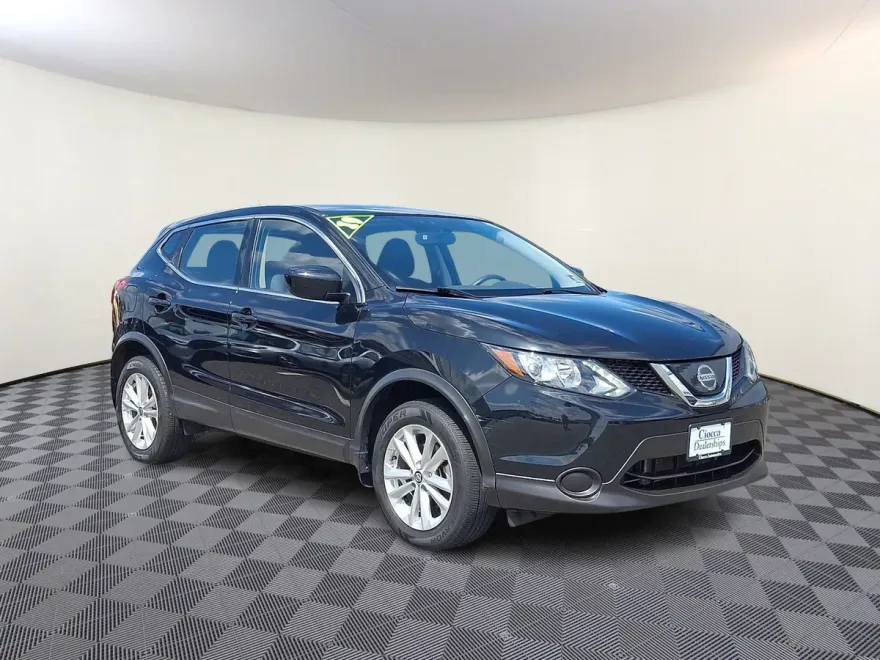 2019 Nissan Rogue Sport S photo 1