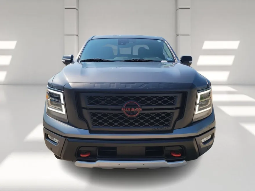 2024 Nissan Titan PRO-4X photo 1