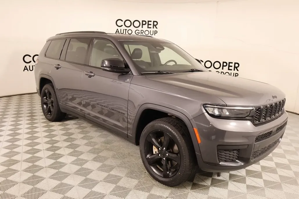 2021 Jeep Grand Cherokee Altitude photo 1