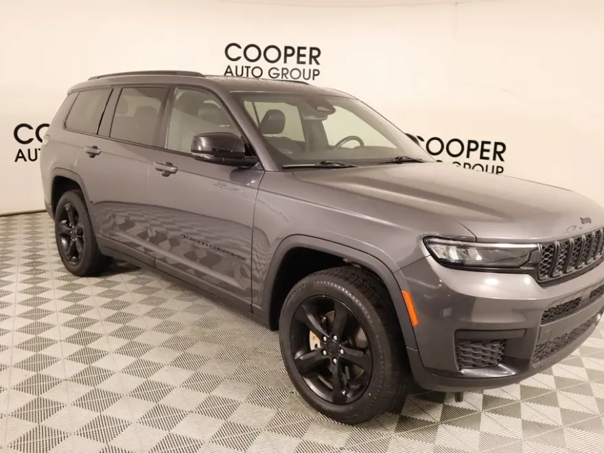 2021 Jeep Grand Cherokee Altitude photo 1