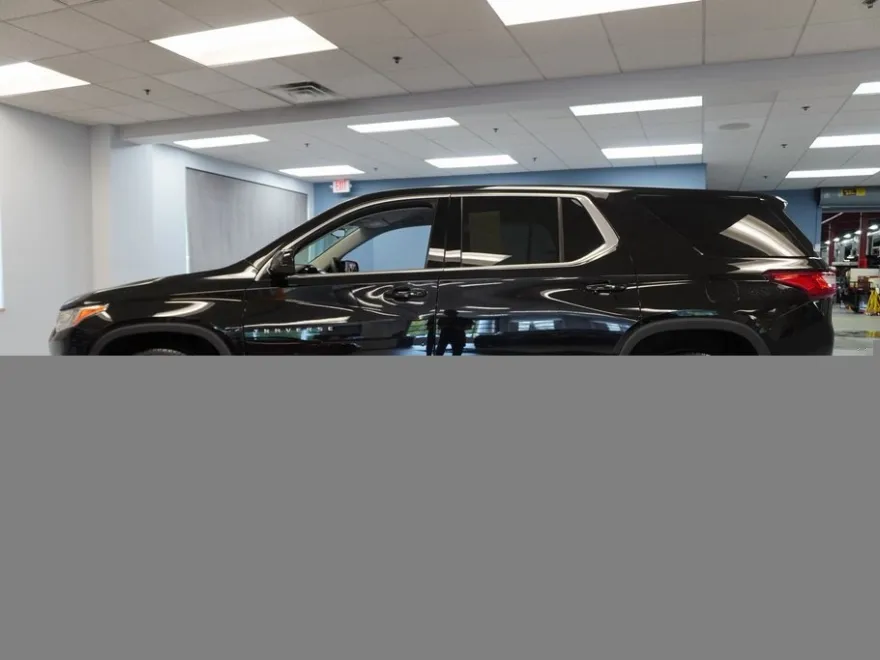 2020 Chevrolet Traverse LS photo 1