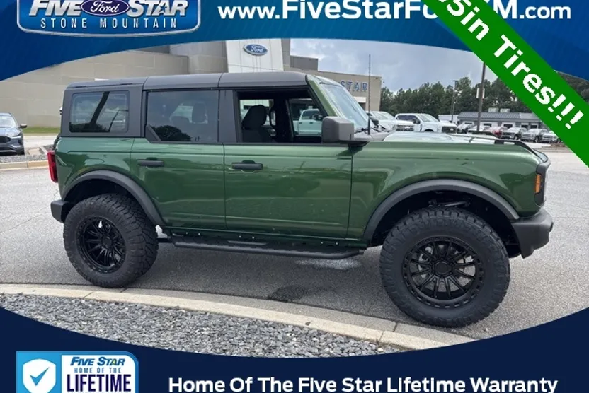 2025 Ford Bronco Base photo 1