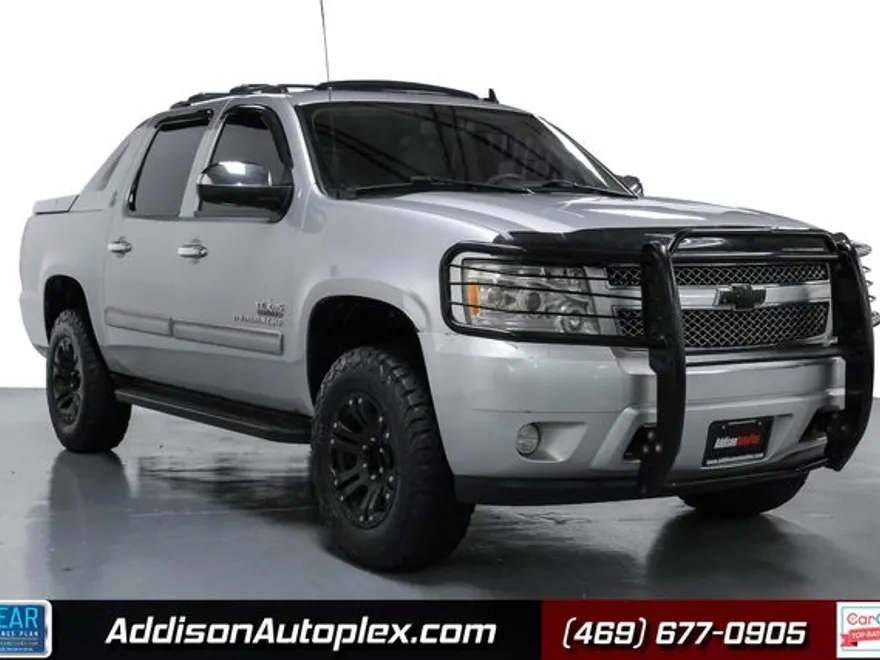 2013 Chevrolet Avalanche LT photo 1