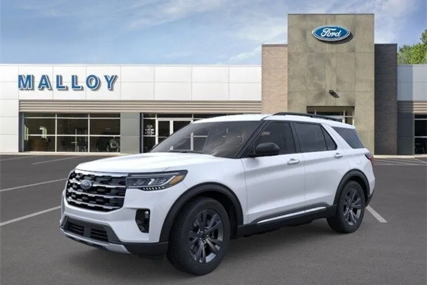 2025 Ford Explorer photo 1