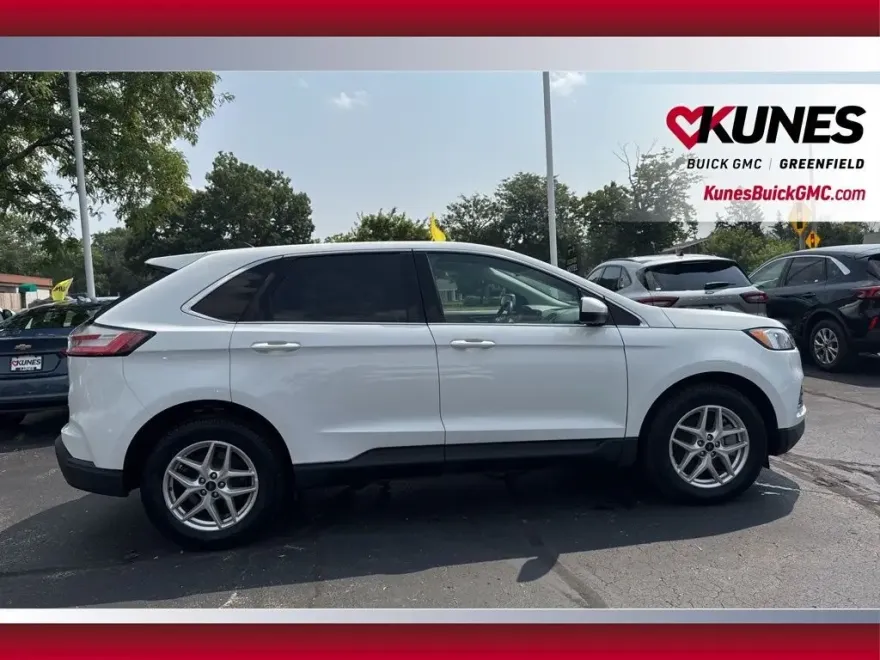 2024 Ford Edge SEL photo 1