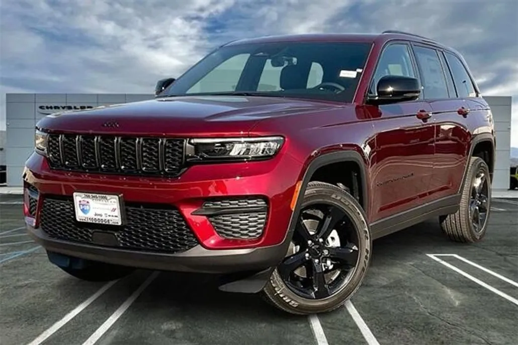 2025 Jeep Grand Cherokee Altitude photo 1
