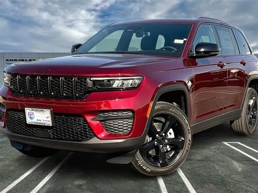 2025 Jeep Grand Cherokee Altitude photo 1