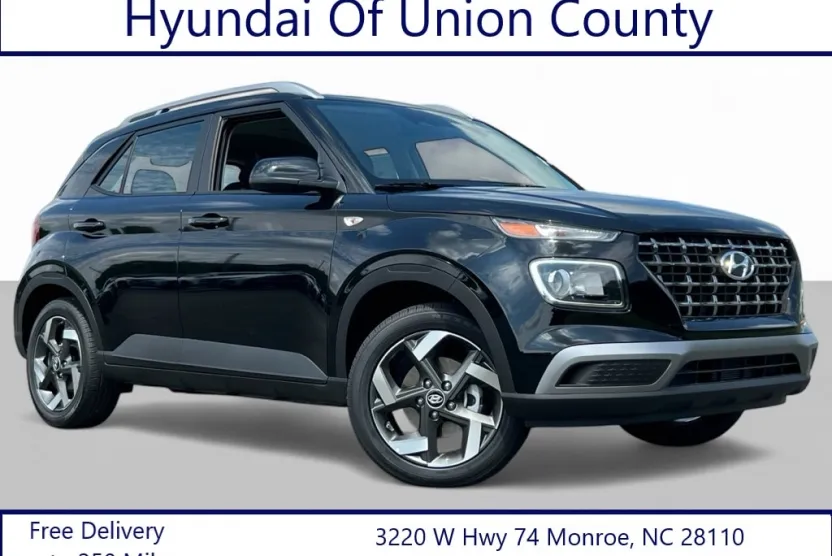 2025 Hyundai Venue SEL photo 1
